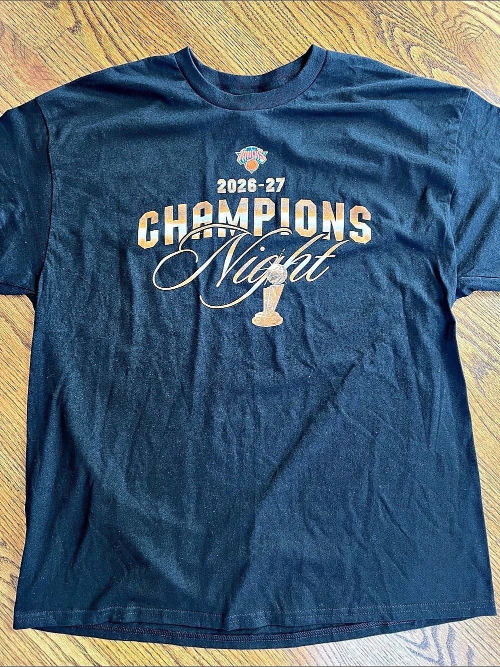 New York Knicks 2026-27 Champions Night T-Shirt XL Black Gold NBA Giveaway NEW
